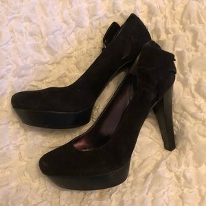 Jessica Simpson 6 suede black platform pumps